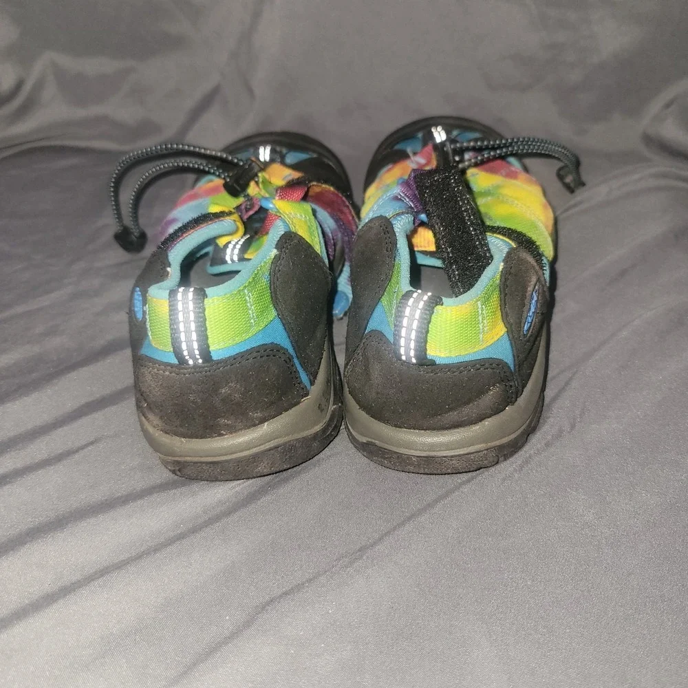 Keen Newport H2 Kids Size 3 Rainbow Tie Dye Outdoors  Fisherman Sandals Shoes